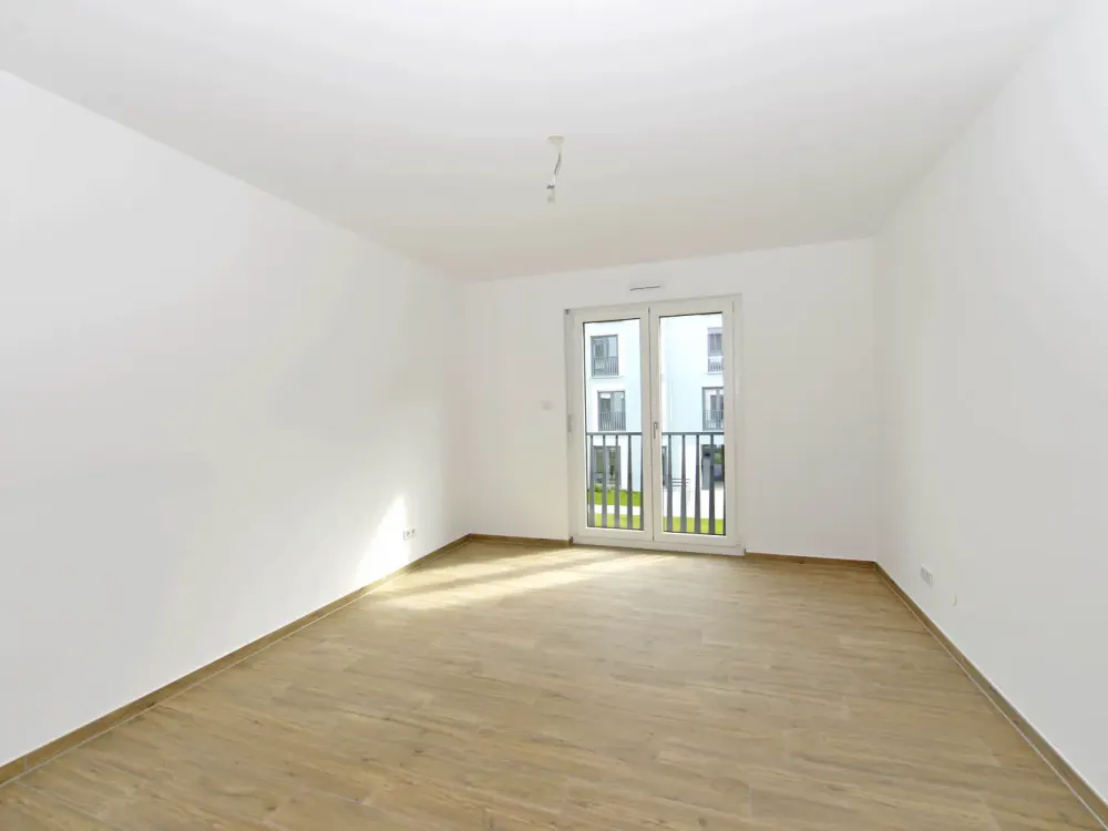 Alles vom Feinsten: Hochwertige, sehr helle und ruhige Wohnung im Paosopark mit Fliesen und Top EBK