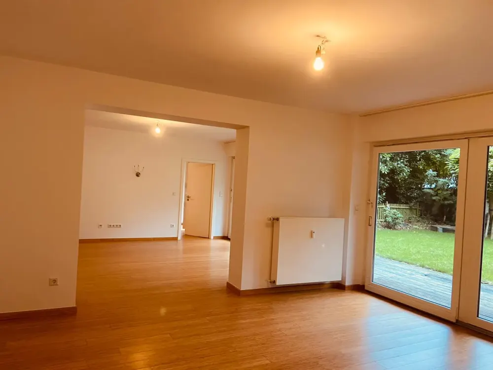 Große Gartenwohnung mit Garage im schönen Grafenberg