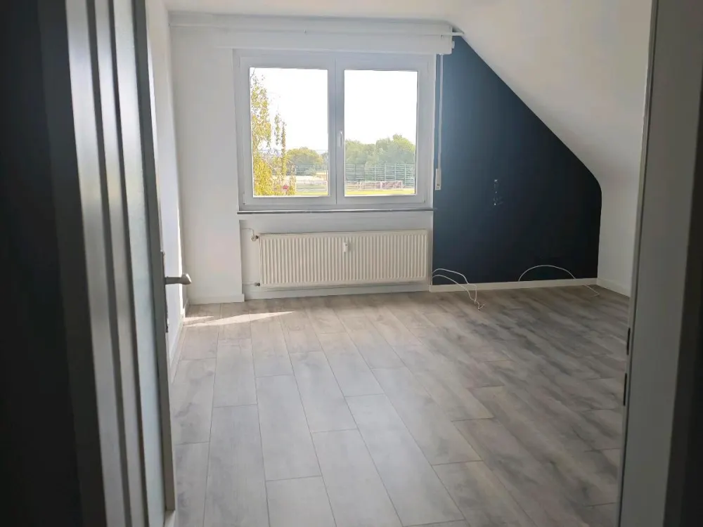 Helle Dachgeschosswohnung in ruhiger Lage / Oberursel Bommersheim