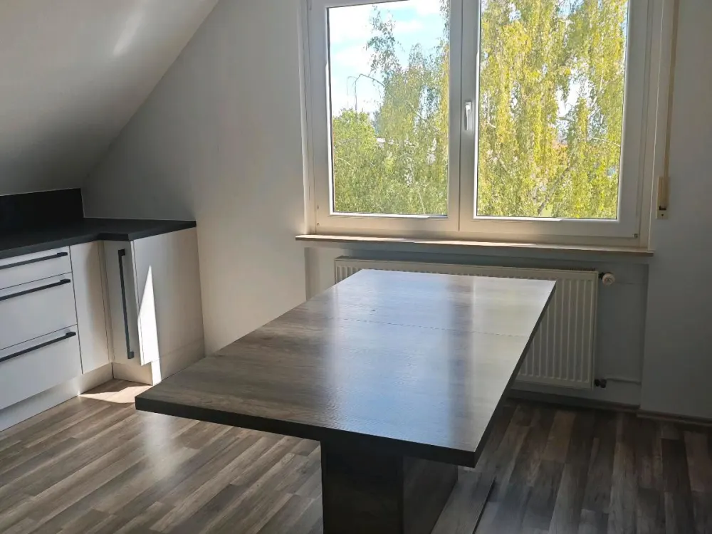 Helle Dachgeschosswohnung in ruhiger Lage / Oberursel Bommersheim