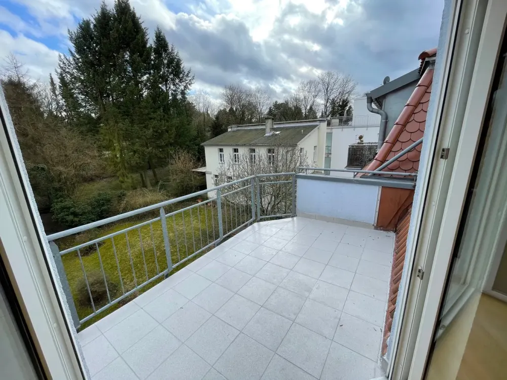 Beautiful Bright 2.5 Room Apartment in Frankfurt Oberrad