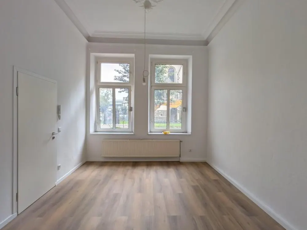 Helles Apartment mit Einbauküche, Erstbezug nach Sanierung