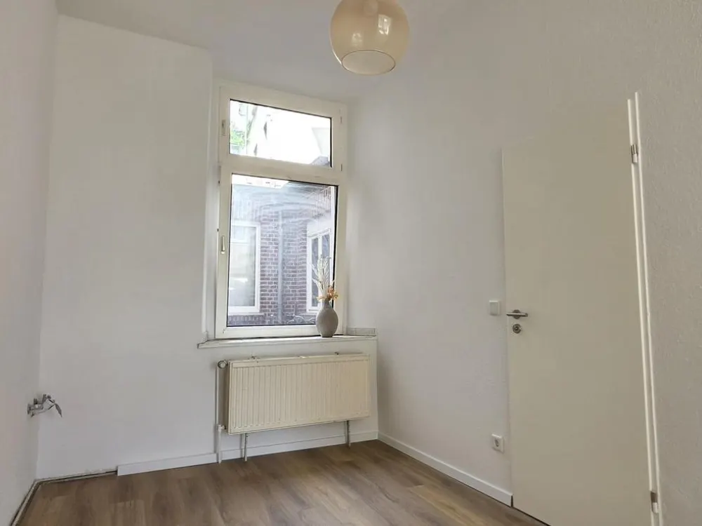 Helles Apartment mit Einbauküche, Erstbezug nach Sanierung