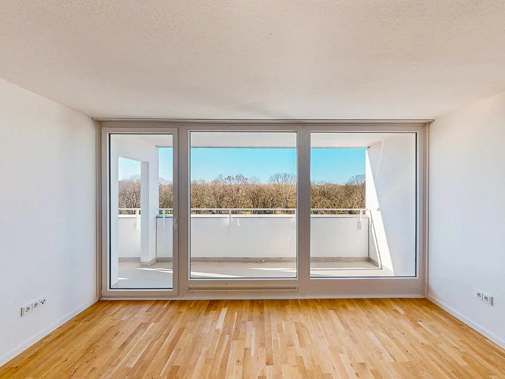 Kürzlich sanierte 2-Zimmer-Wohnung mit Balkon ins Grüne