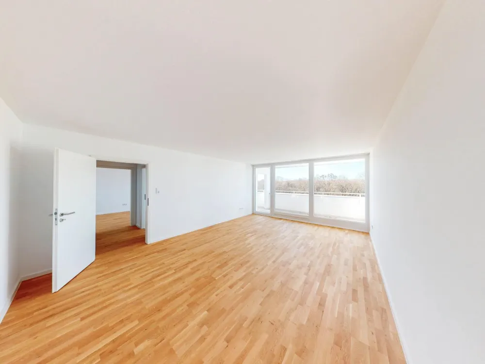 Kürzlich sanierte 2-Zimmer-Wohnung mit Balkon ins Grüne