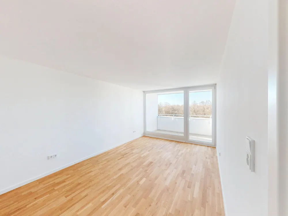 Kürzlich sanierte 2-Zimmer-Wohnung mit Balkon ins Grüne