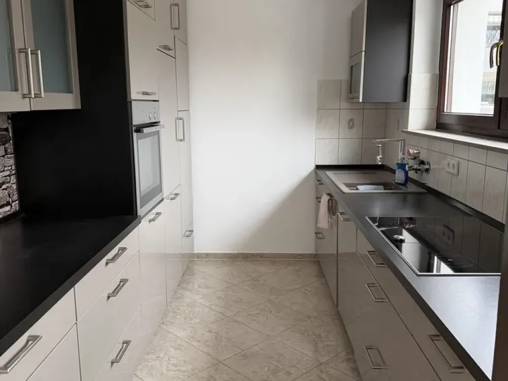 Modernisierte 4,5 Zimmer Wohnung mit Balkon, EBK und TG-Box in begehrter Wohnlage von Sindelfingen