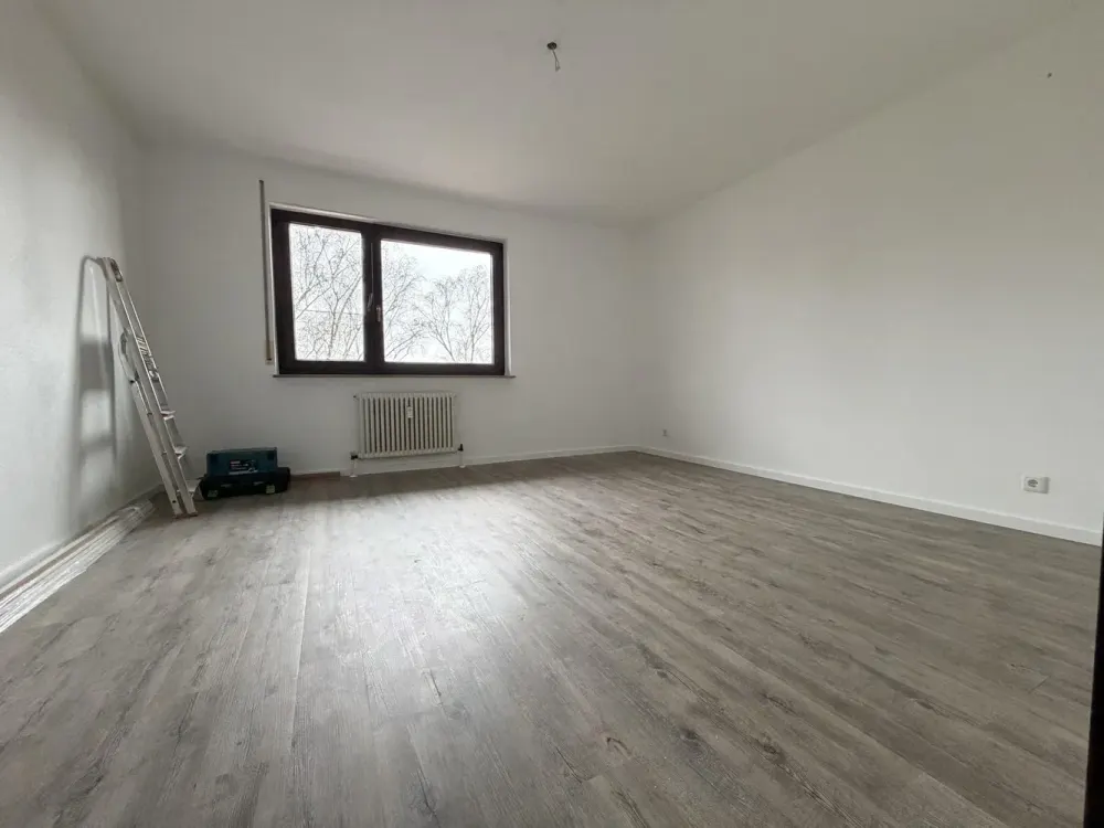 Modernisierte 4,5 Zimmer Wohnung mit Balkon, EBK und TG-Box in begehrter Wohnlage von Sindelfingen