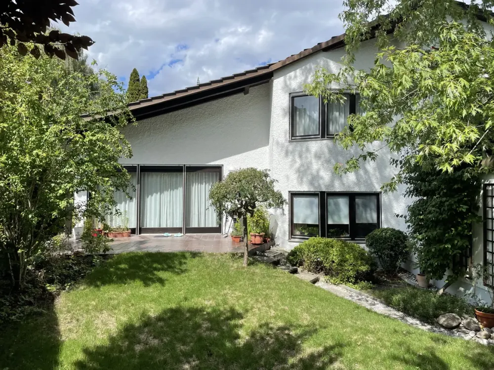 Quiet Ground Floor Garden Apartment with 3 Rooms and Plenty of Space in Karlsfeld