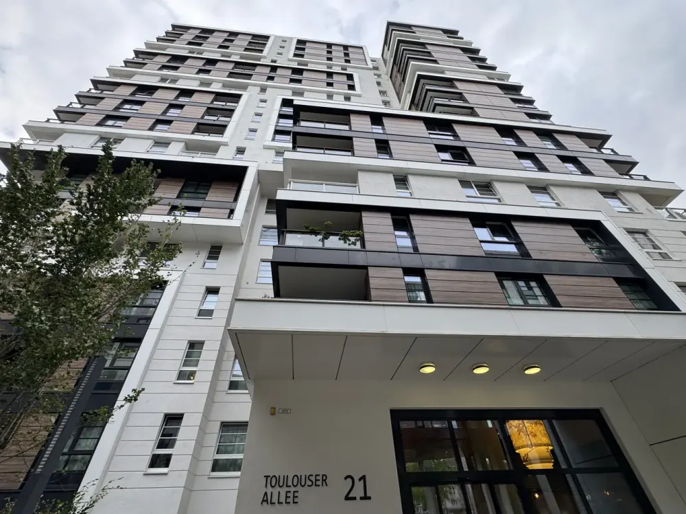 Toulouser Allee 21 "Le Grand"- möblierte (fully furnished) Traumwhg.