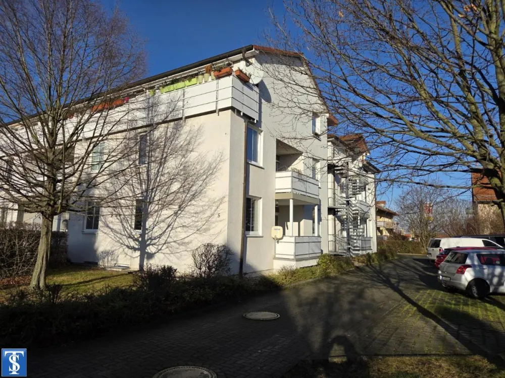 Modernes Wohnen im Grünen 2 Raum Wohnung mit Balkon