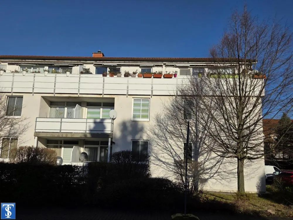 Modernes Wohnen im Grünen 2 Raum Wohnung mit Balkon