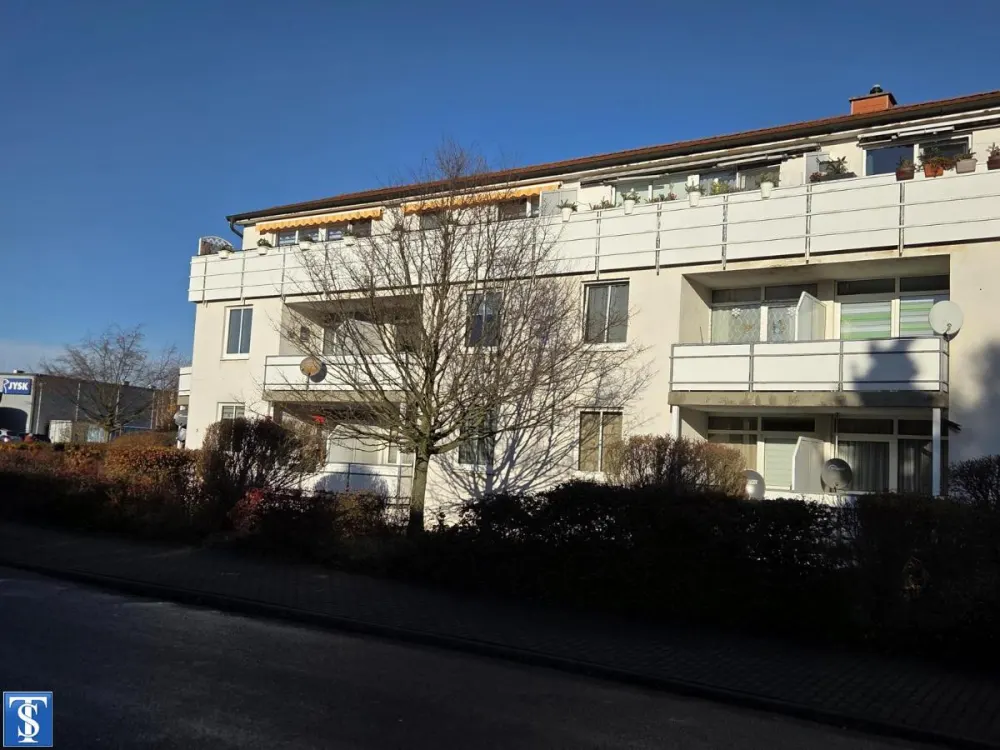 Modernes Wohnen im Grünen 2 Raum Wohnung mit Balkon