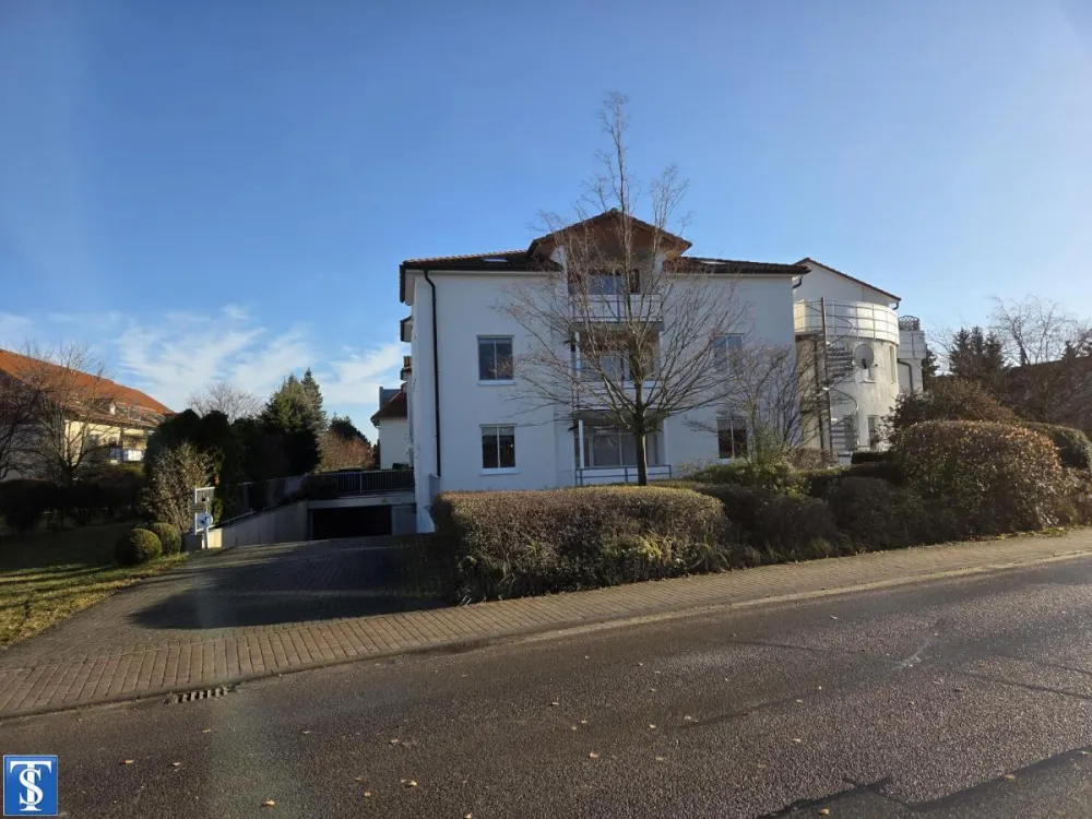 Modernes Wohnen im Grünen 2 Raum Wohnung mit Balkon