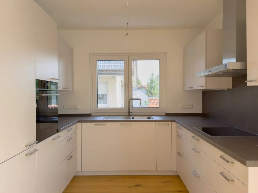 Neubau-Wohnung in Waldperlach, ca. 105 m² Luxus auf 2 Ebenen mit Ost-Balkon und PV-Anlage