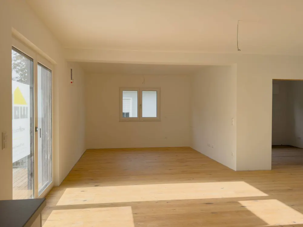Neubau-Wohnung in Waldperlach, ca. 105 m² Luxus auf 2 Ebenen mit Ost-Balkon und PV-Anlage