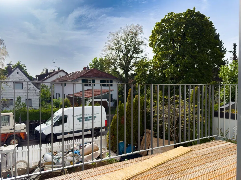Neubau-Wohnung in Waldperlach, ca. 105 m² Luxus auf 2 Ebenen mit Ost-Balkon und PV-Anlage