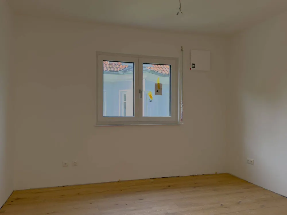 Neubau-Wohnung in Waldperlach, ca. 105 m² Luxus auf 2 Ebenen mit Ost-Balkon und PV-Anlage
