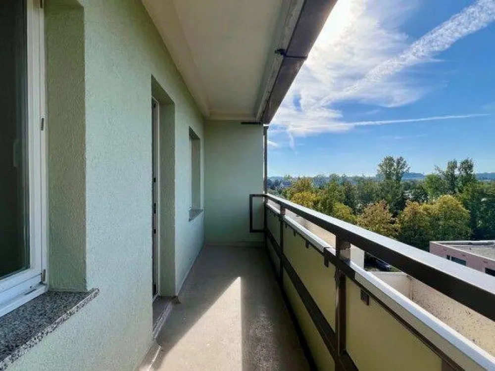 Schöne 3-Zimmerwohnung in oberster Etage mit Balkon, Bad mit Dusche!