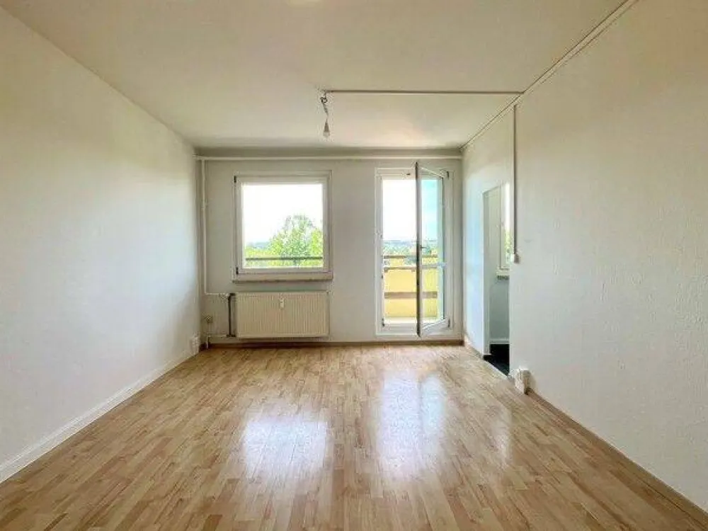 Schöne 3-Zimmerwohnung in oberster Etage mit Balkon, Bad mit Dusche!