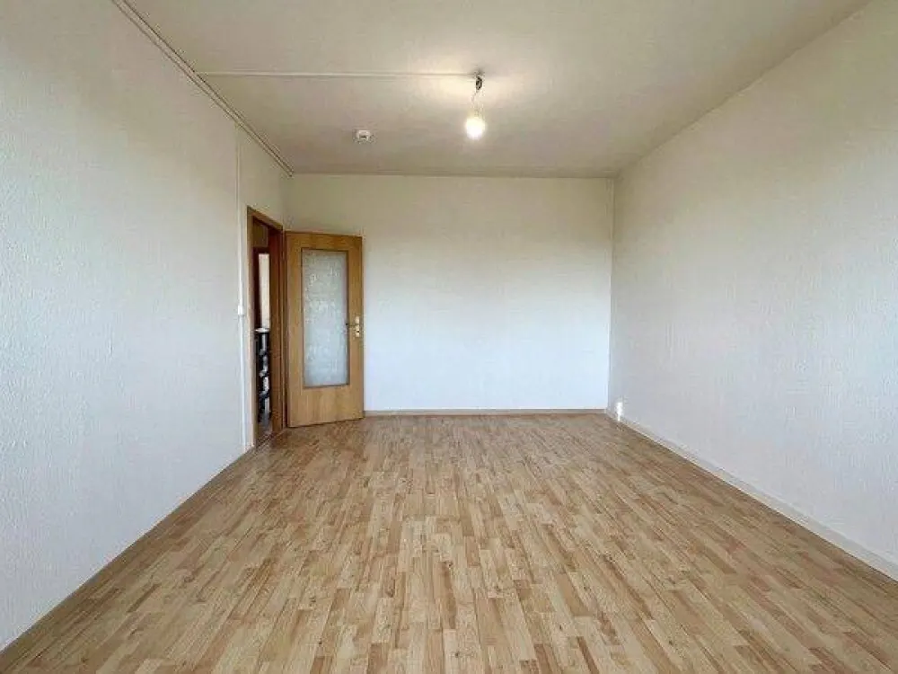 Schöne 3-Zimmerwohnung in oberster Etage mit Balkon, Bad mit Dusche!