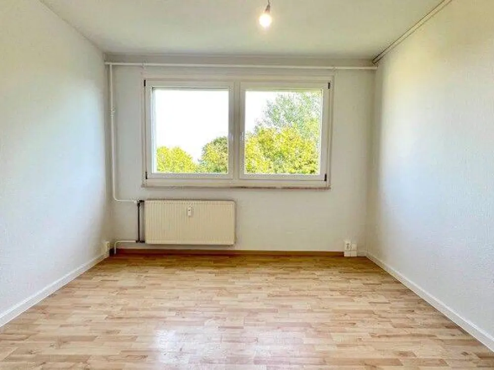 Schöne 3-Zimmerwohnung in oberster Etage mit Balkon, Bad mit Dusche!