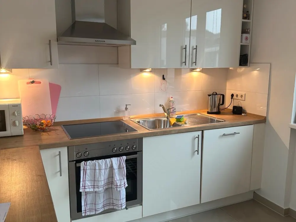 Helle und große Wohnung zentral für Pendler / Zwischenmiete