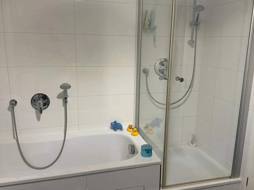 Helle und große Wohnung zentral für Pendler / Zwischenmiete