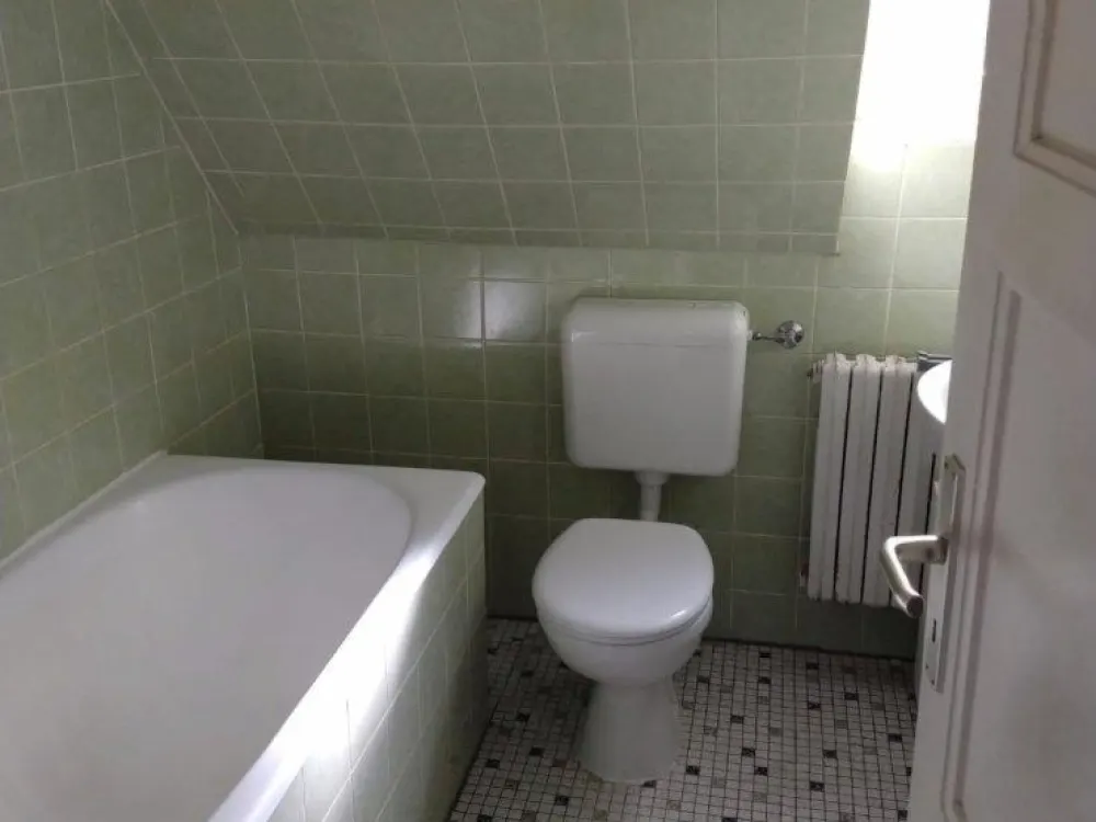 EXCHANGE // Looking for: 2-3 rooms, max. 700€ warm