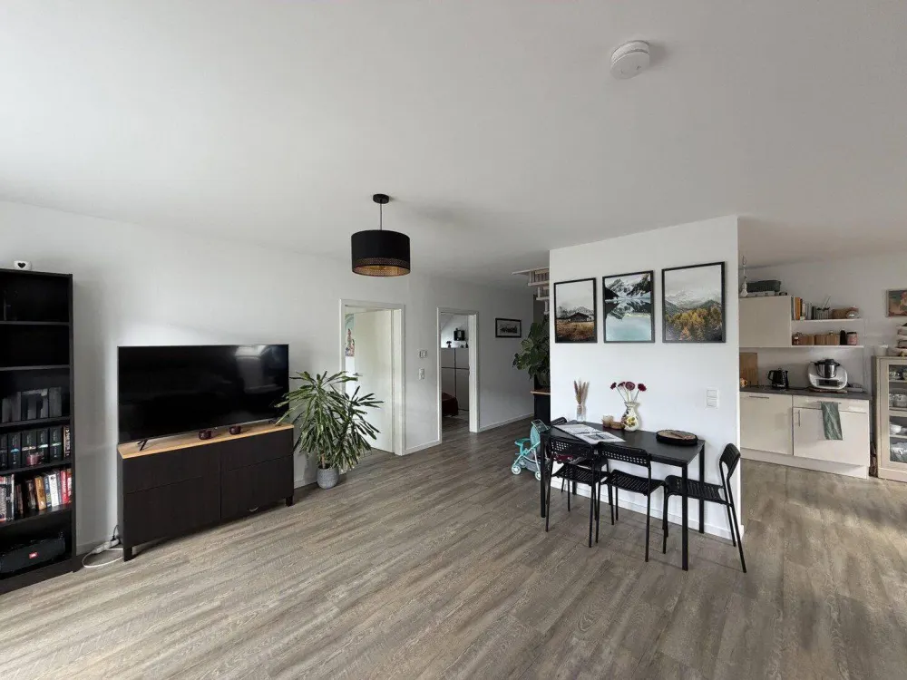 3 - Zimmer Wohnung + 55 qm DG ausgebaut - Top Lage mit Ausblick