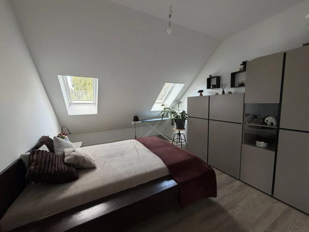 3 - Zimmer Wohnung + 55 qm DG ausgebaut - Top Lage mit Ausblick