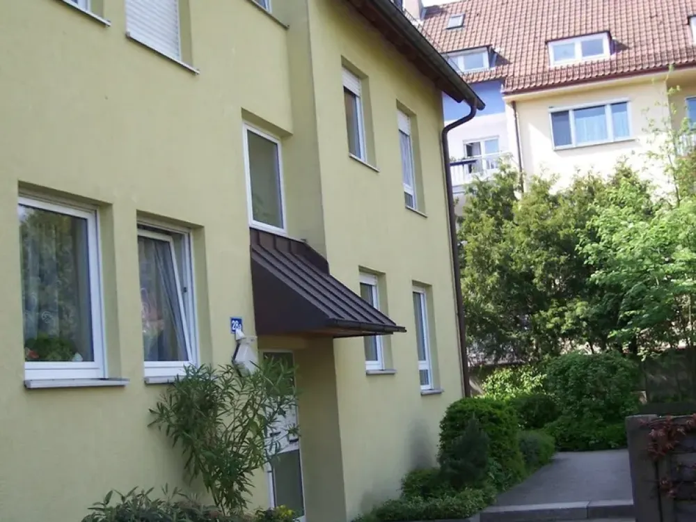 Beautiful 1-Room Apartment with Balcony and Built-in Kitchen - Commission-Free - Excellent Transport Connections