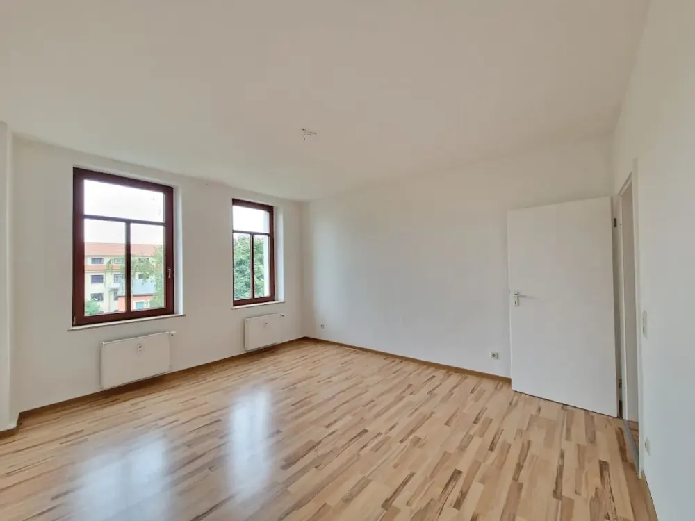 Schöner Altbau wartet mit einer 2-Zimmer-Wohnung auf Sie!