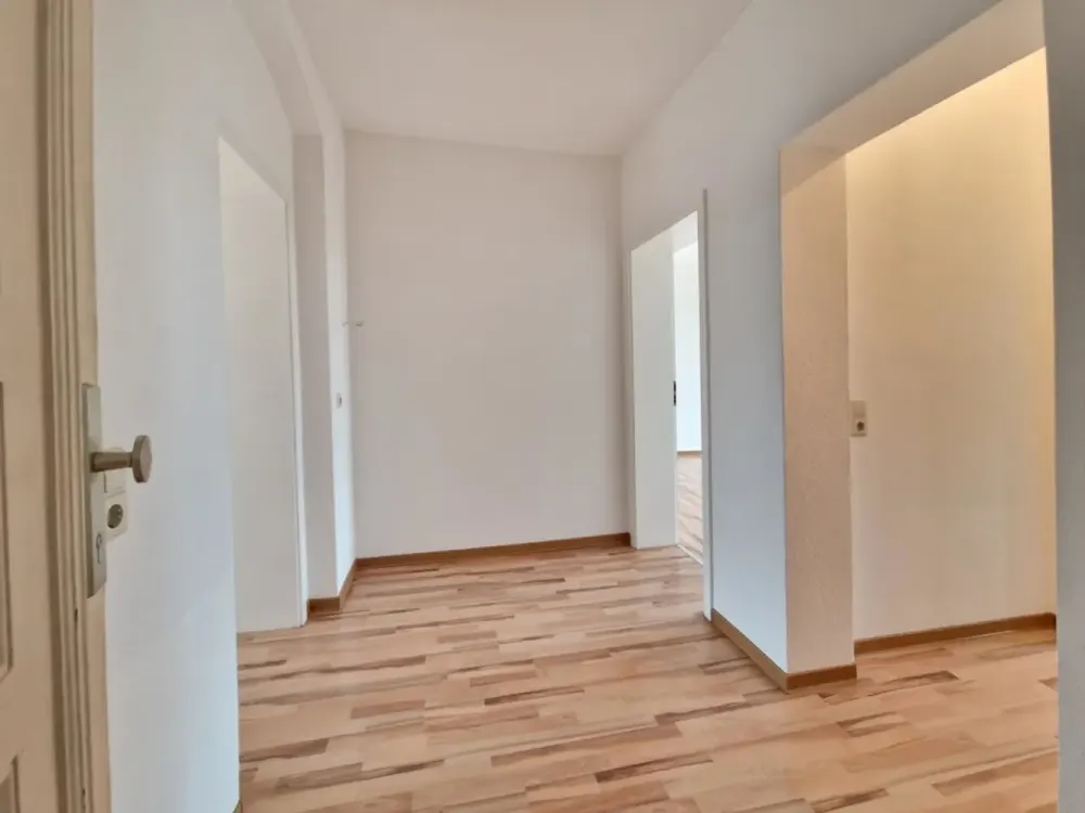 Schöner Altbau wartet mit einer 2-Zimmer-Wohnung auf Sie!
