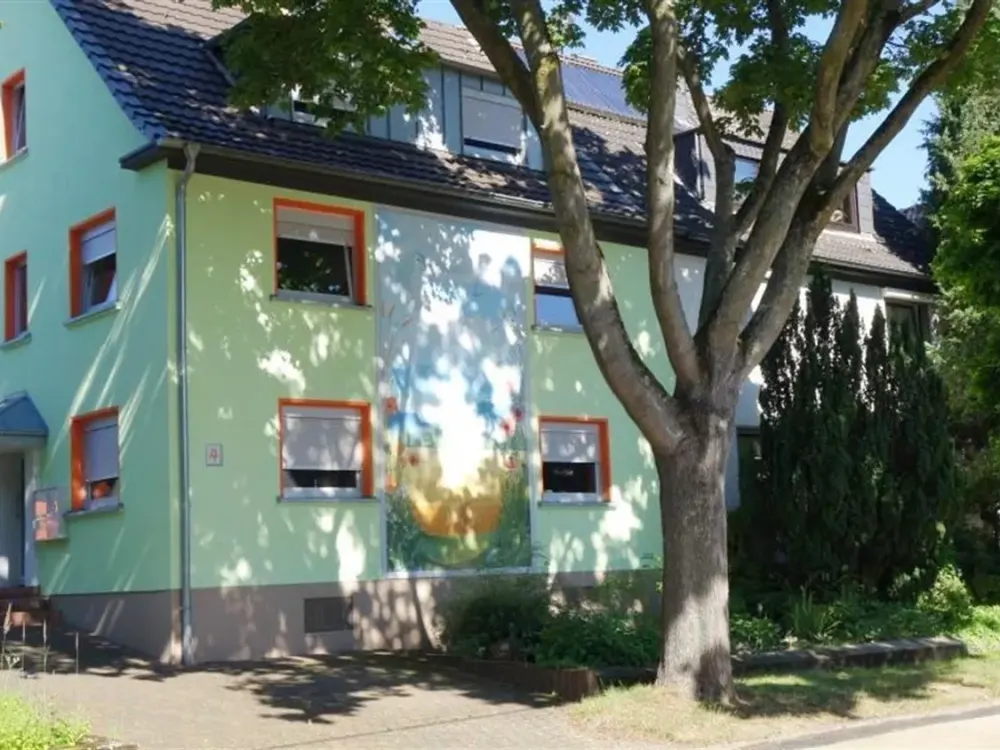 Schicke 2 Zimmer Wohnung mit EBK im 1. OG für 1. Person in zentraler Lage / Frechen