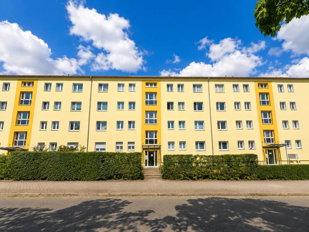 Furnished and Renovated 2-Room Apartment - Immediately Available