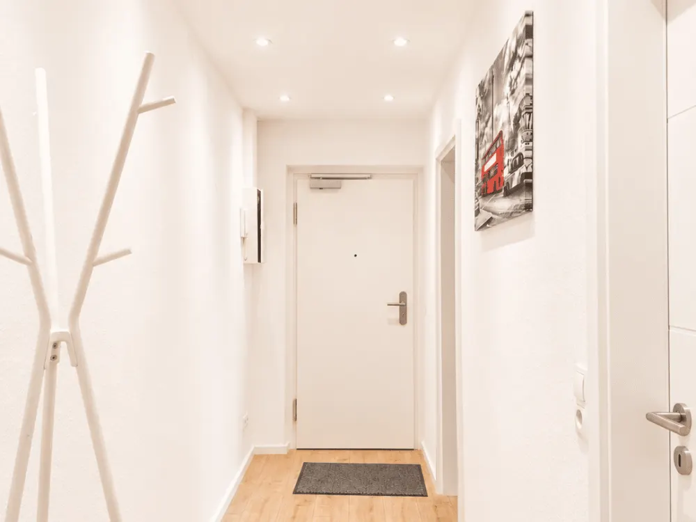 Furnished and Renovated 2-Room Apartment - Immediately Available