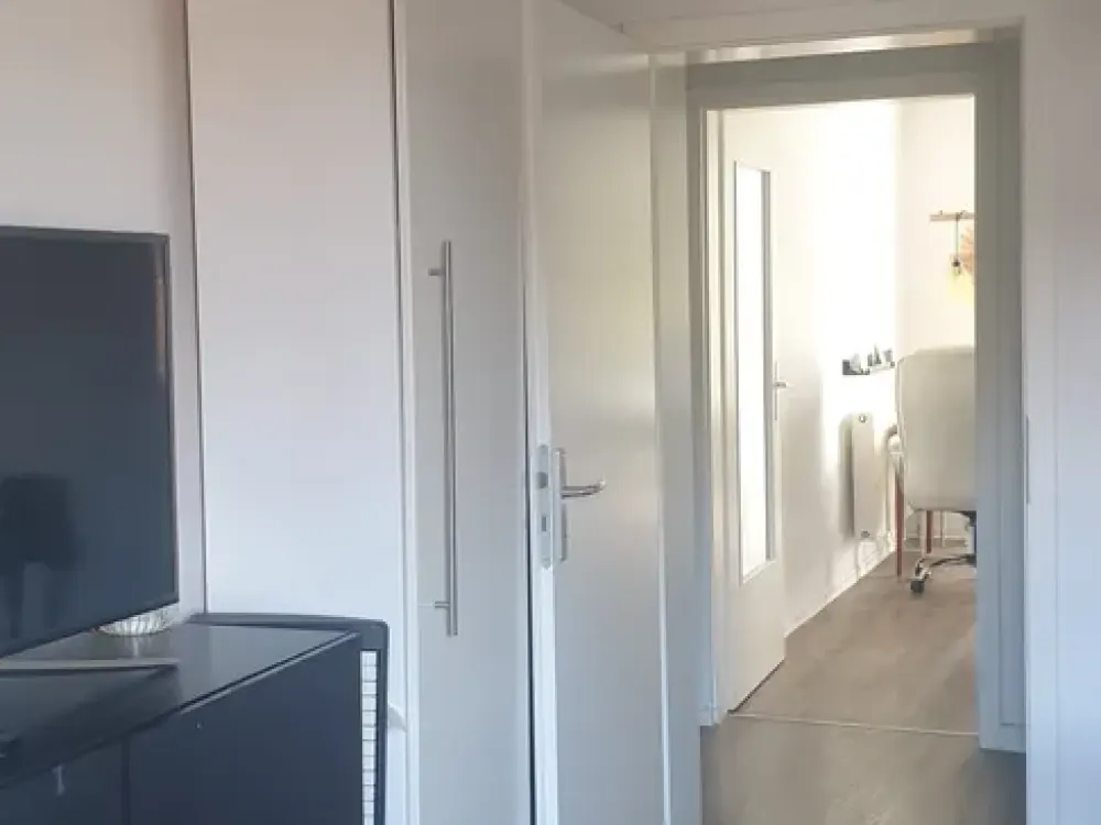Untermieter/Nachmieter gesucht! Helle 1,5 Zimmer Wohnung in zentraler Lage in Kassel-Mitte.