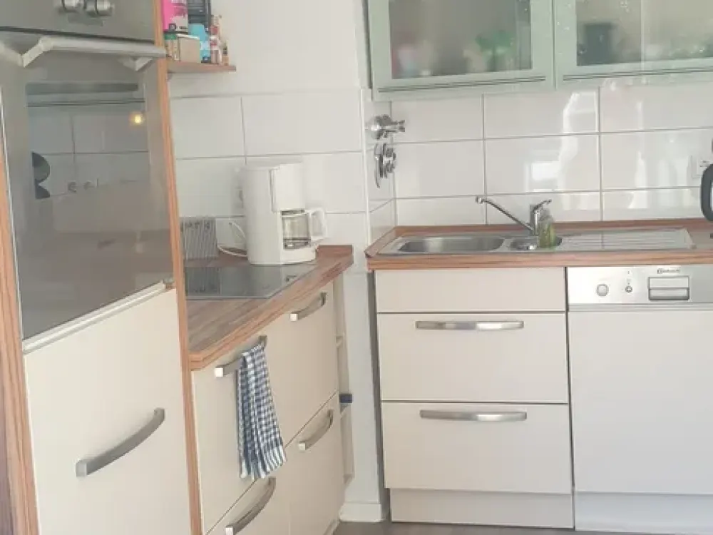 Untermieter/Nachmieter gesucht! Helle 1,5 Zimmer Wohnung in zentraler Lage in Kassel-Mitte.