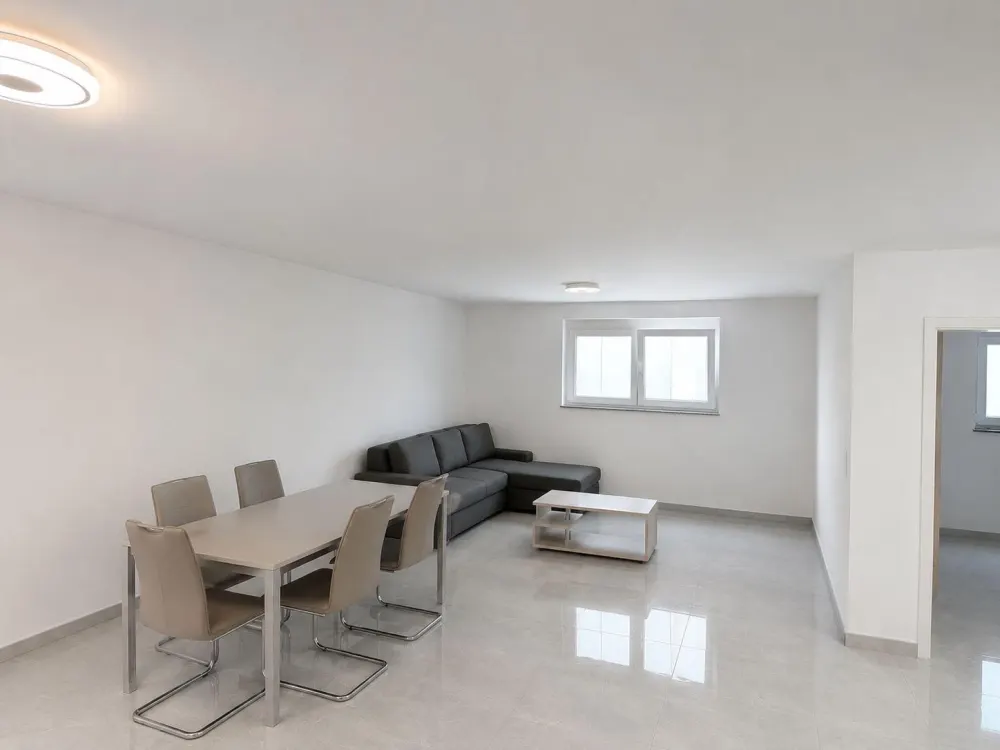 Like New, Furnished, Upscale & Bright 2.5 Room Basement Apartment