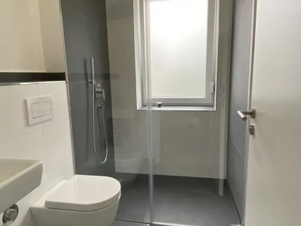 4-room apartment in dream location with tiled stove, balcony, roof terrace, guest bathroom and garage