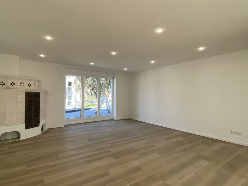 4-room apartment in dream location with tiled stove, balcony, roof terrace, guest bathroom and garage