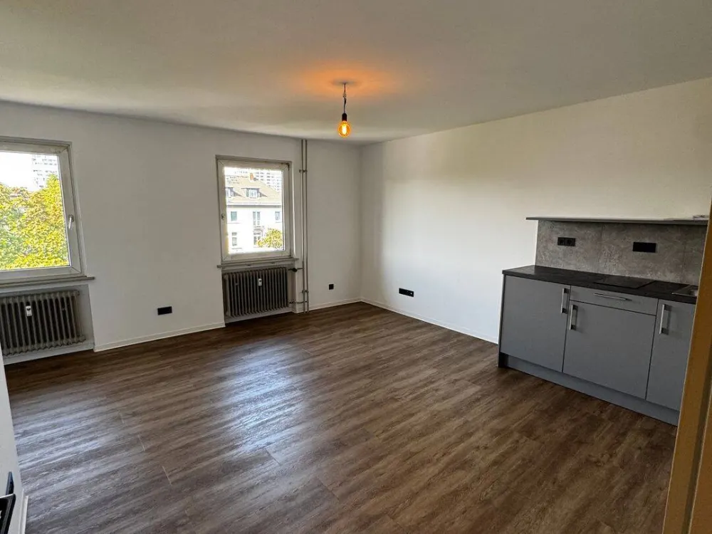 AM EUROPAVIERTEL: Modernes Apartment mit schöner Küche...sofort frei!