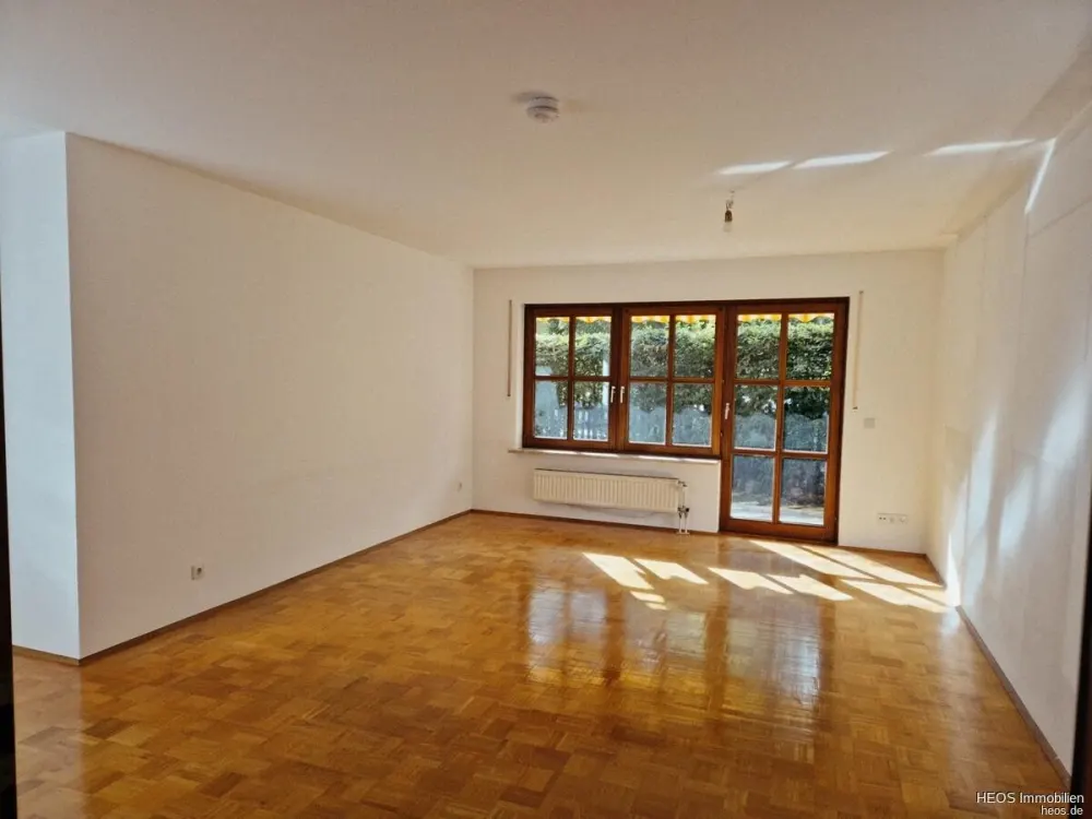 Nah zu Wiesen und Feldern - Gut geschnittene 2-Zimmer-EG-Whg. mit Hobbyraum, Terrasse u. Minigarten