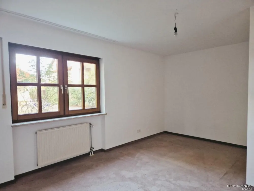 Nah zu Wiesen und Feldern - Gut geschnittene 2-Zimmer-EG-Whg. mit Hobbyraum, Terrasse u. Minigarten