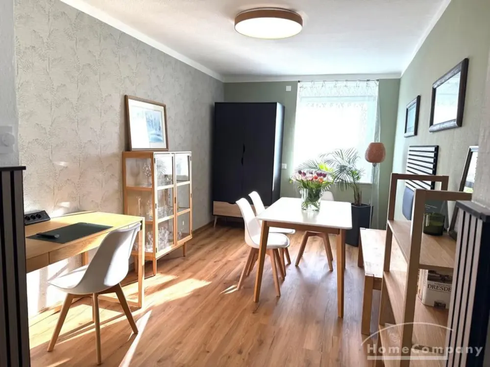 27806 HomeCompany Dresden Furnished 2.5-Room Apartment with Balcony and Terrace in Dresden