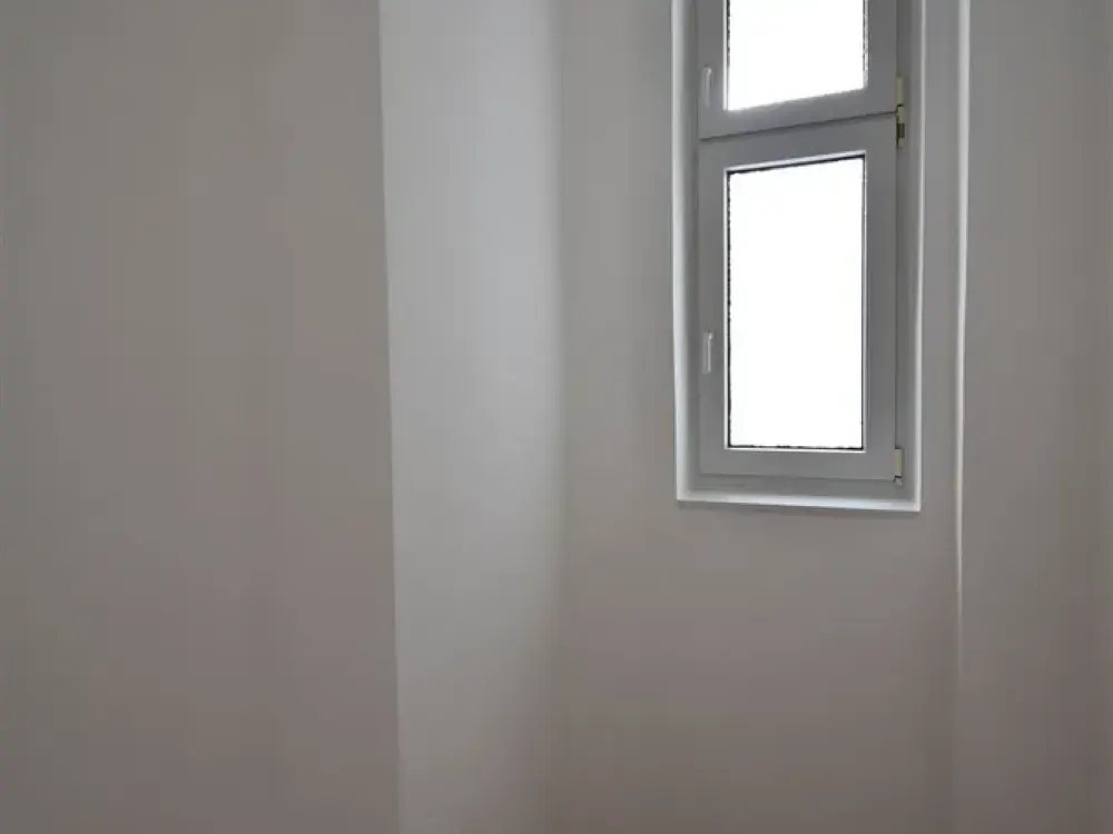 Rheinlage! Sanierte 2-Zi-Whg mit Balkon & Altbaucharme