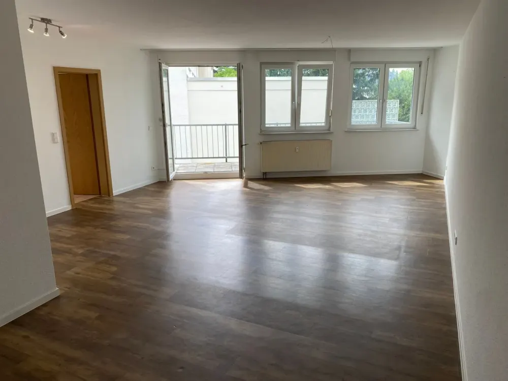 Attraktive und Großzügige Wohnung mit Blick auf den Rathausturm
