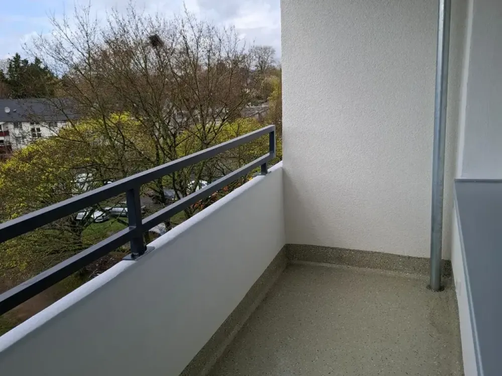 Ruhige 2-Zimmer-Wohnung mit Balkon im 4. OG in Köln