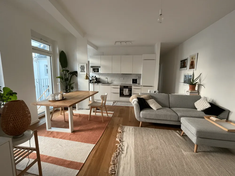 Newly Built 2-Room Apartment with Balcony & Built-in Kitchen in Berlin (Furnished)